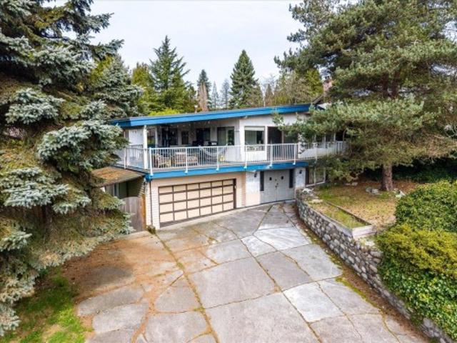 8071 Greenlake Place, Burnaby, BC, V5A 3N5 house for sale | Listing ID R3111 | Royal LePage
