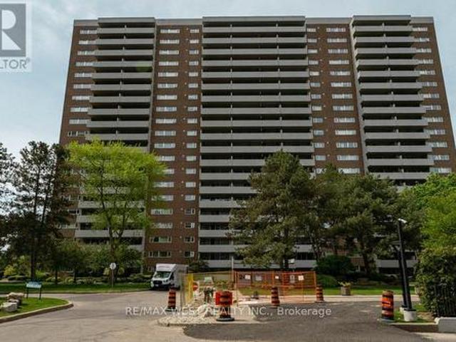 807 240 Scarlett Road, Toronto, ON, M6N 4X4 condo for sale | Listing ID W13169 | Royal LePage