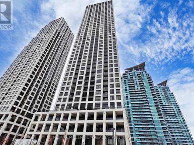 807 30 Elm Drive W, Mississauga, ON, L5B 0N6 lease for lease | Listing ID W13603 | Royal LePage