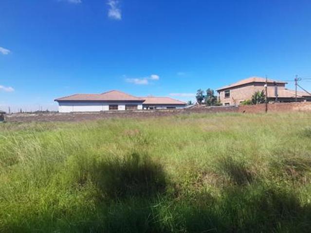 807 m² Land available in Aerorand