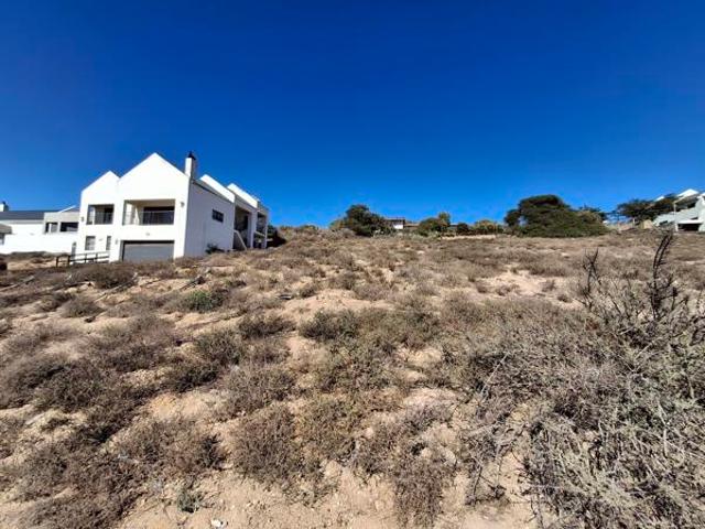 807 m² Land available in Da Gama Bay