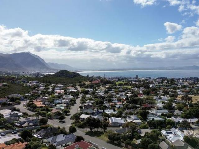 807 m² Land available in Northcliff