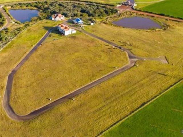 808 m² Land available in Humansdorp