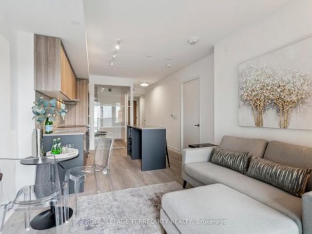 809 8 Tippett Road, Toronto, ON, M3H 0E7 condo for sale | Listing ID C13455 | Royal LePage