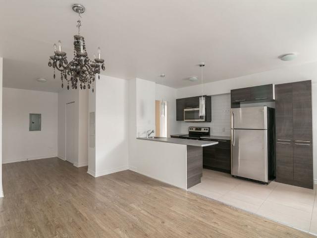 809 Bloomfield Avenue 2 Bedroom Apartment for Rent at 809 Av Bloomfield, Montréal, QC H2V 3S5 Outremont