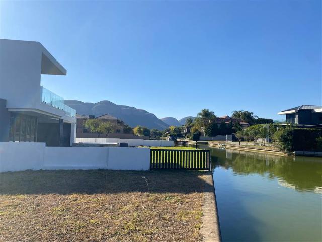 809 m² Land available in The Island Estates