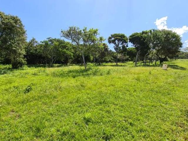 809 m² Land available in Cintsa East