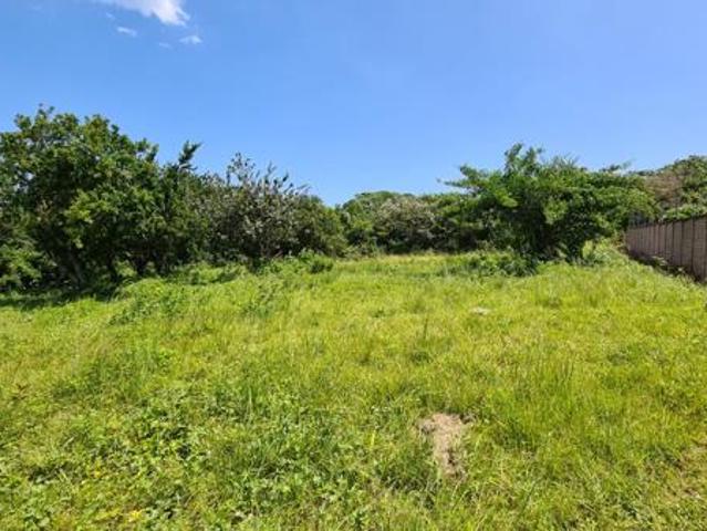 809 m² Land available in Cintsa East