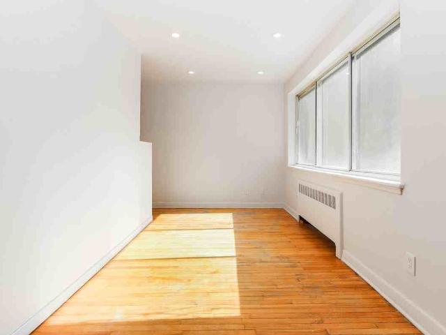 80 Av Des Pins O 1 Bedroom Apartment for Rent at 80 Av Des Pins O, Montréal, QC H2W 1R1 Milton Parc