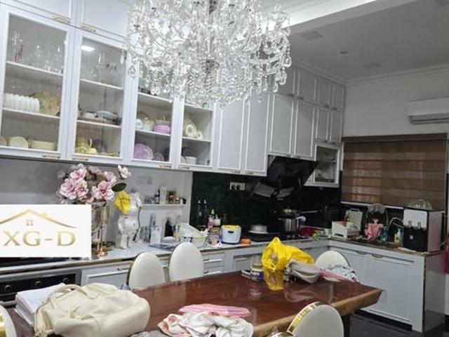80 FURNISHED Taman Berkeley Klang 15Storey Terrace House 20x80