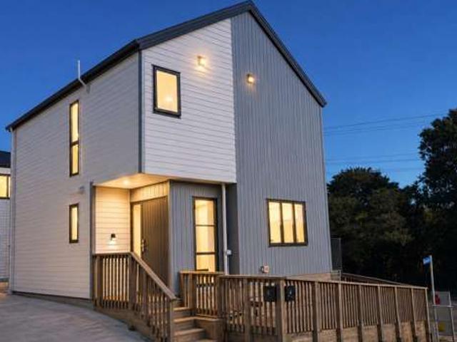 80 Riverpark Crescent, 11401, Waitakere City