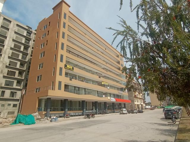 810 Ft² Flat for Sale