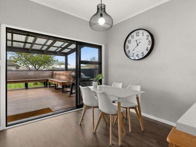 810 Queen Street East, Parkvale, Hastings