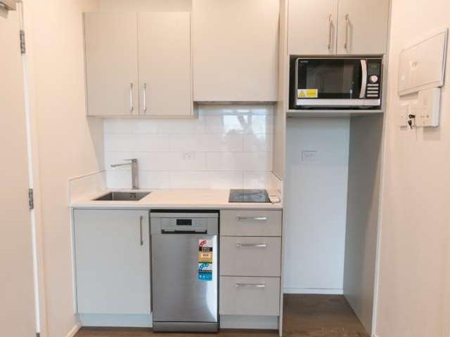 810b/770 Great South Road, 1832, Manukau City