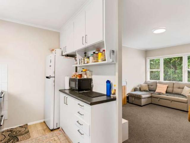 8/11 Oakland Avenue, Papatoetoe, Manukau City