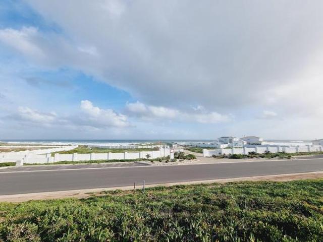 811 m² Land available in Yzerfontein