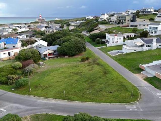 811 m² Land available in Agulhas