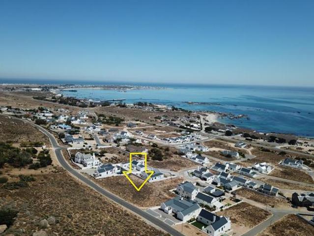 811 m² Land available in Da Gama Bay