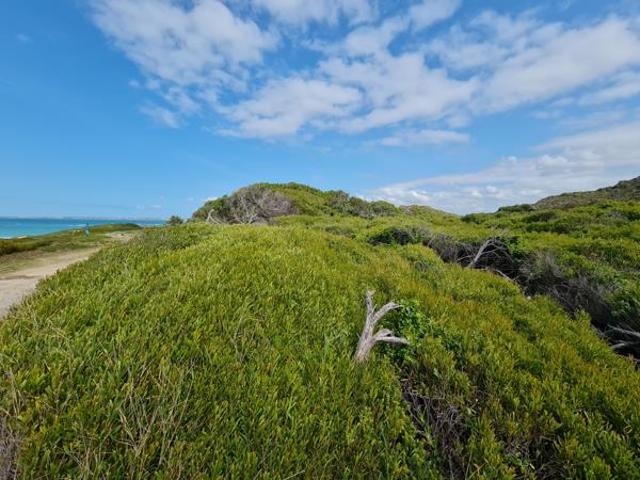 811 m² Land available in Paradise Beach