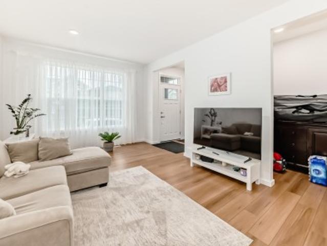 8129 A Street Nw, Edmonton, AB, T5T 7S8 house for sale | Listing ID E4493 | Royal LePage