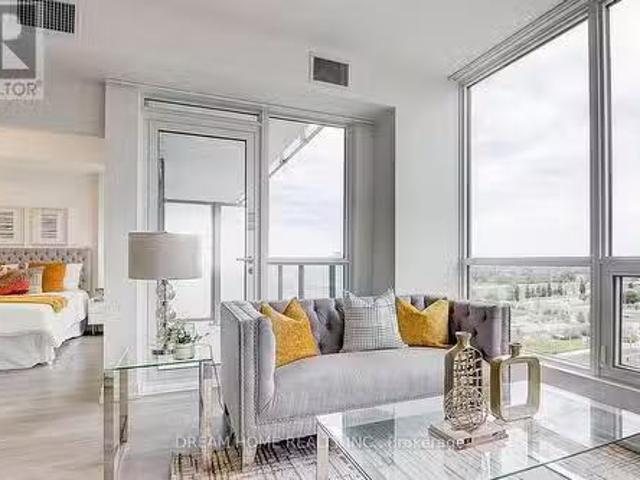 812 10 De Boers Drive, Toronto, ON, M3J 0L6 condo for sale.