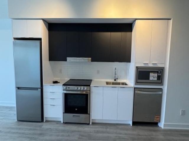 812 5 Hurontario Street, Mississauga, ON, L4Z 3X7 lease for lease | Listing ID W13429 | Royal LePage