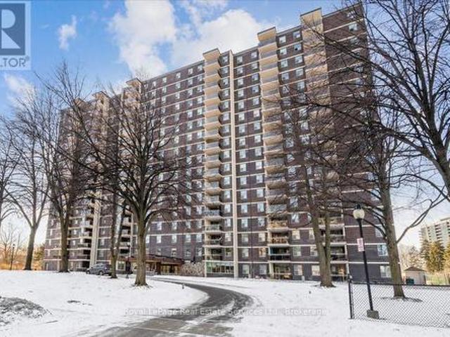812 966 Inverhouse Drive, Mississauga Clarkson, ON, L5J 4B6 condo for sale | Listing ID W13078 | Royal LePage