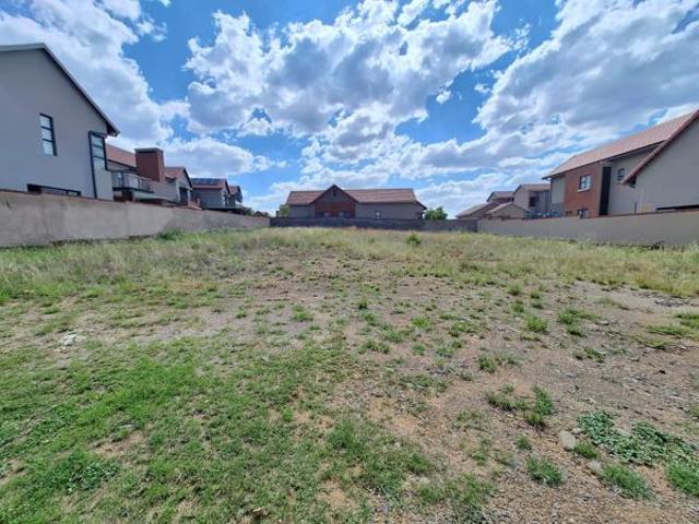 812 m² Land available in Wild Olive Estate