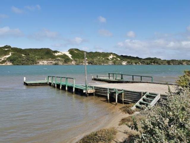 813 m² Land available in Gamtoos River Mouth