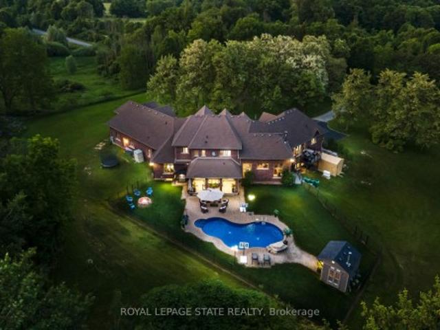 814 Binkley Road, Hamilton, ON, L9H 6V8 Luxury House for sale | Listing ID X12957 | Royal LePage Carriage Trade Luxury Properties