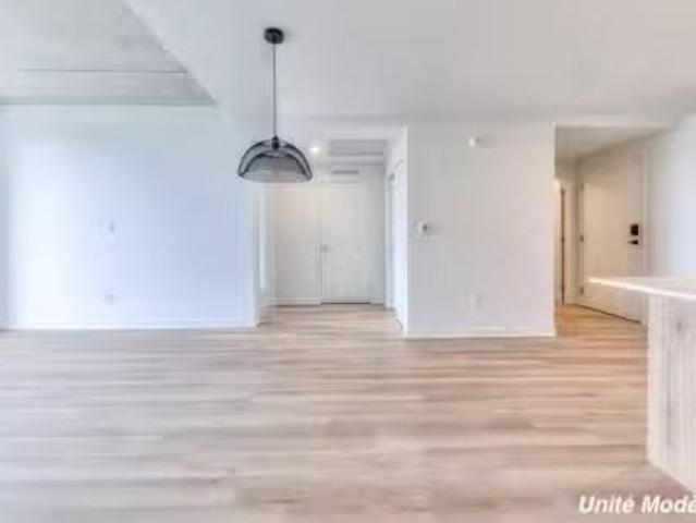 815 515 Rue Des Marronniers, Candiac, QC, J5R 0T5 condo for.