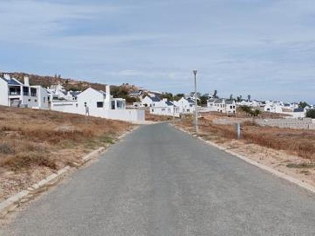 815 m² Land available in Da Gama Bay