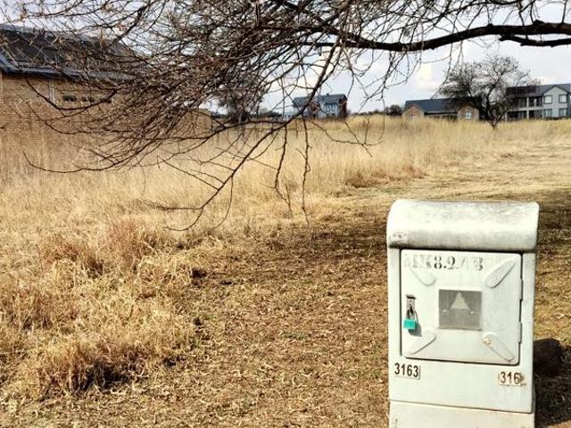 815 m² Land available in Parys Golf & Country Estate