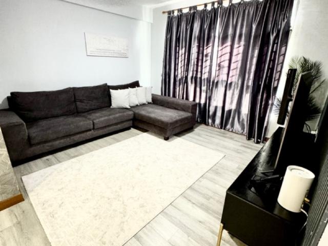 815A Choa Chu Kang Avenue 7 HDB Apartment For Sale, $650,000, 3 Bed 2 Bath 1,001 sqft $649.00 psf