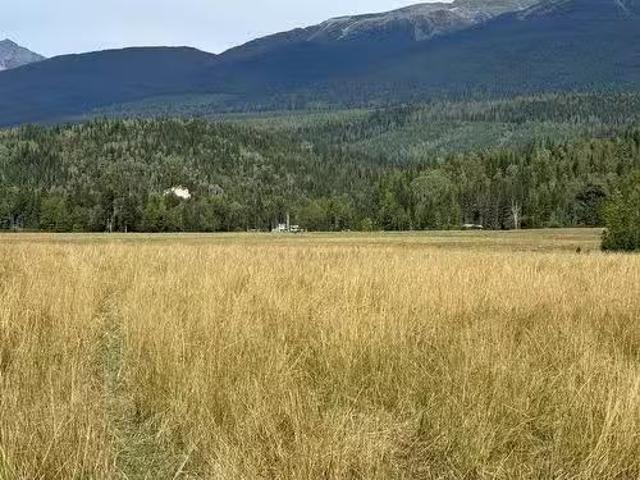 8165 Mountain View Road, Mcbride, BC, V0J 2E0 Luxury House f.