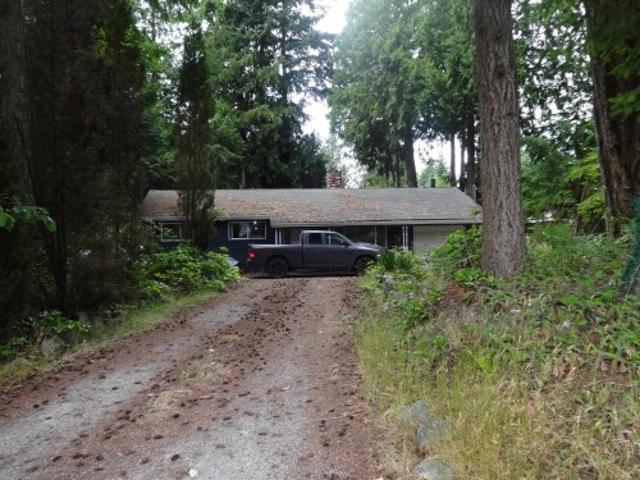 8161 Westwood Road, Halfmoon Bay, BC, V7Z 1A8 house for sale | Listing ID R3138 | Royal LePage