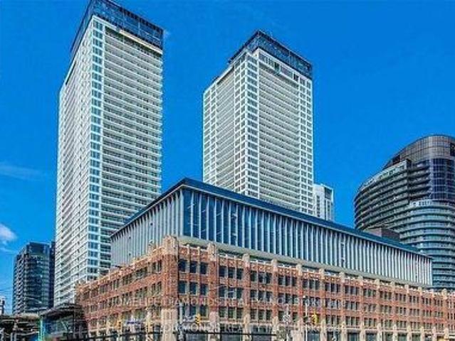 816 19 Bathurst Street, Toronto, ON, M6A 2E1 condo for sale | Listing ID C12034 | Royal LePage