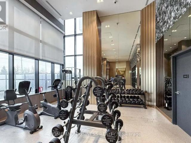 816 395 DUNDAS STREET W