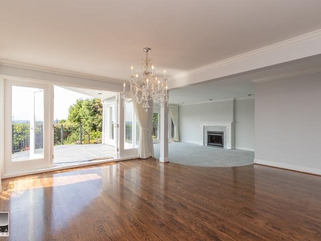 816 Anderson Crescent 5 Bedroom Apartment for Rent at 816 Anderson Cres, West Vancouver, BC V7T 1S7 Ambleside