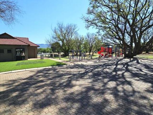 816 m² Land available in Xanadu