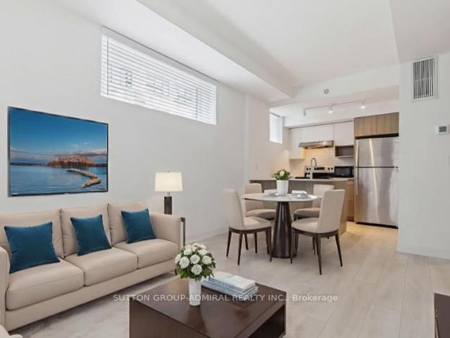 817 1 Cooke Boulevard N, Burlington | 1Beds/1Bath, Townhouse, $1,900/mo | Condos. Ca
