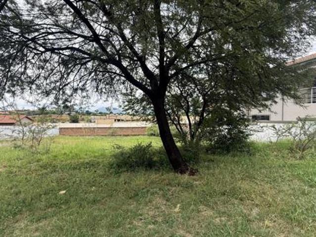 817 m² Land available in Xanadu