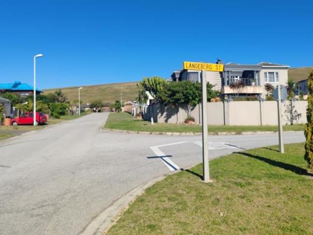 818 m² Land available in Kamma Heights