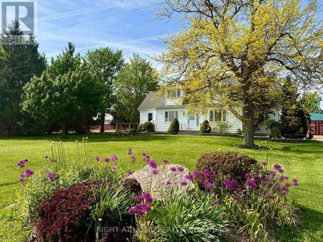 8192 Petrolia Line, Brooke Alvinston, ON, N0N 1A0 house for sale | Listing ID X13423 | Royal LePage