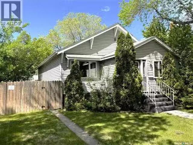 819 5Th Avenue N, Saskatoon, SK, S7K 2R7 house for sale Lis.