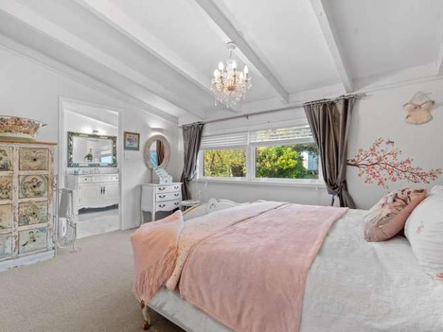 819 Whangaparaoa, Manly, Rodney