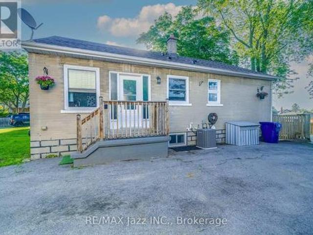 81 Wellington Avenue W, Oshawa Lakeview, ON, L1H 3X8 house for sale | Listing ID E13553 | Royal LePage