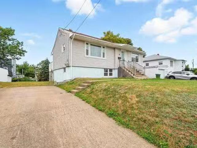 81 Adelaide Avenue, Fairview, NS, B3N 2N9 house for sale Li.
