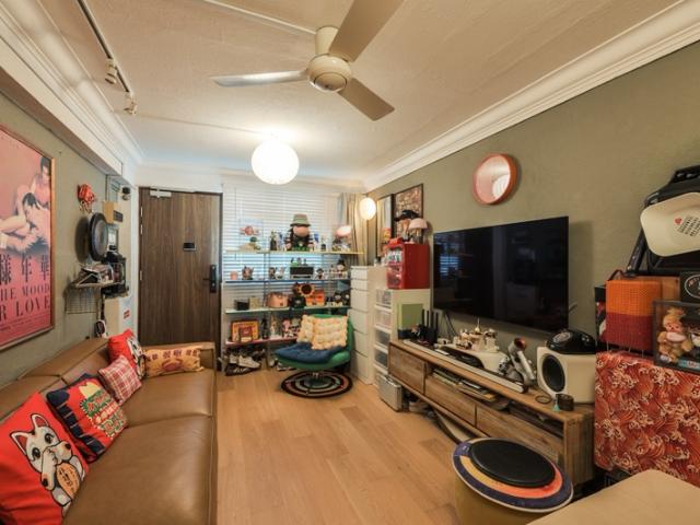 81 Commonwealth Close HDB Apartment For Sale, $300,000, 2 Bed 2 Bath 495 sqft $606.00 psf