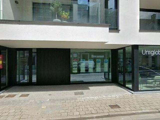 81 m2 office space for sale in Waregem